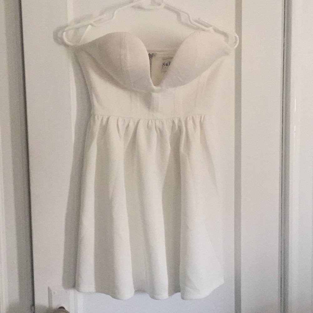 COPY - Sabo Skirt strapless white mini dress sz A…